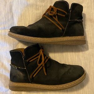 Born Ankle Boots with Leather Ties Women’s 9